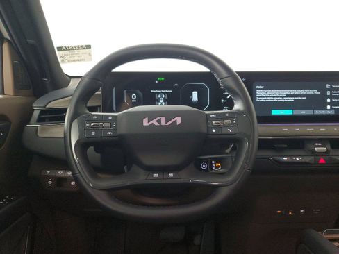 Used 2024 Kia EV9 Land AWD/4WD image 15