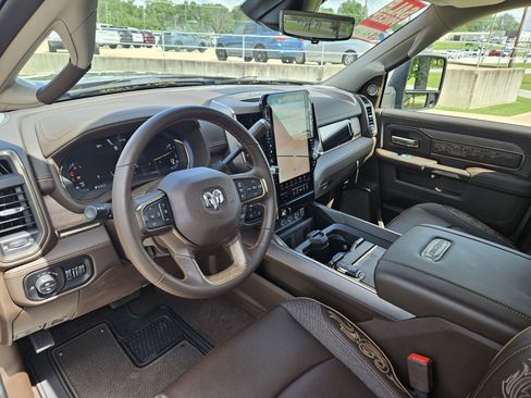 New 2025 RAM 2500 Limited AWD/4WD image 24