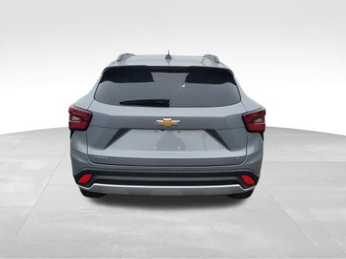 Used 2025 Chevrolet Trax LT image 4