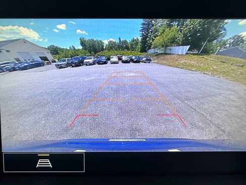 Used 2024 GMC Terrain SLT AWD/4WD image 21