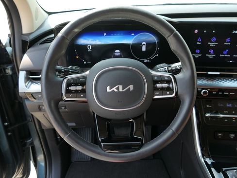 Used 2024 Kia Carnival SX Prestige FWD image 18