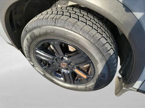 Used 2025 Nissan Rogue SV AWD/4WD image 9