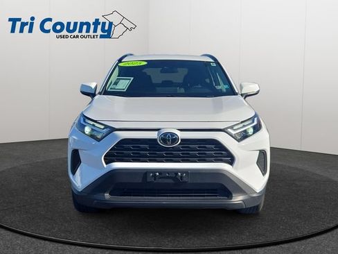Used 2025 Toyota RAV4 XLE AWD/4WD image 2