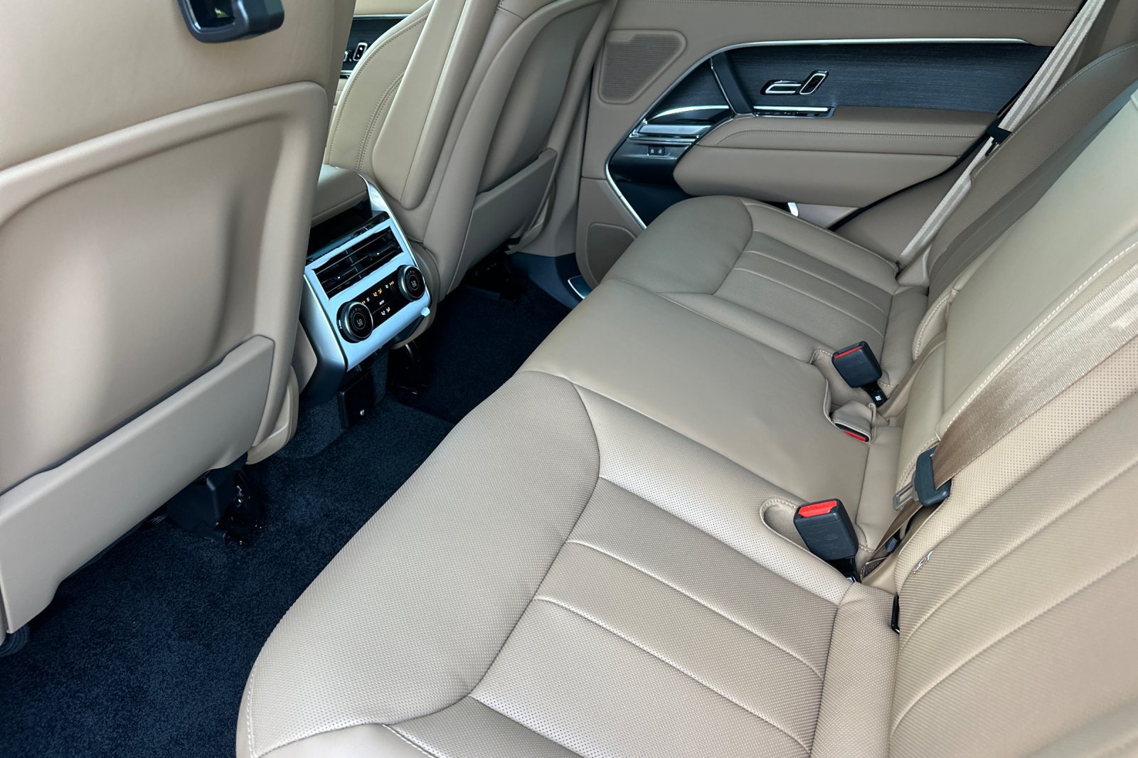 New 2026 Land Rover Range Rover SE AWD/4WD image 12