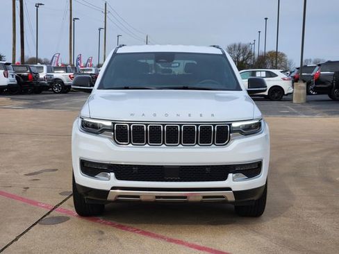 Used 2024 Jeep Wagoneer Series III image 2