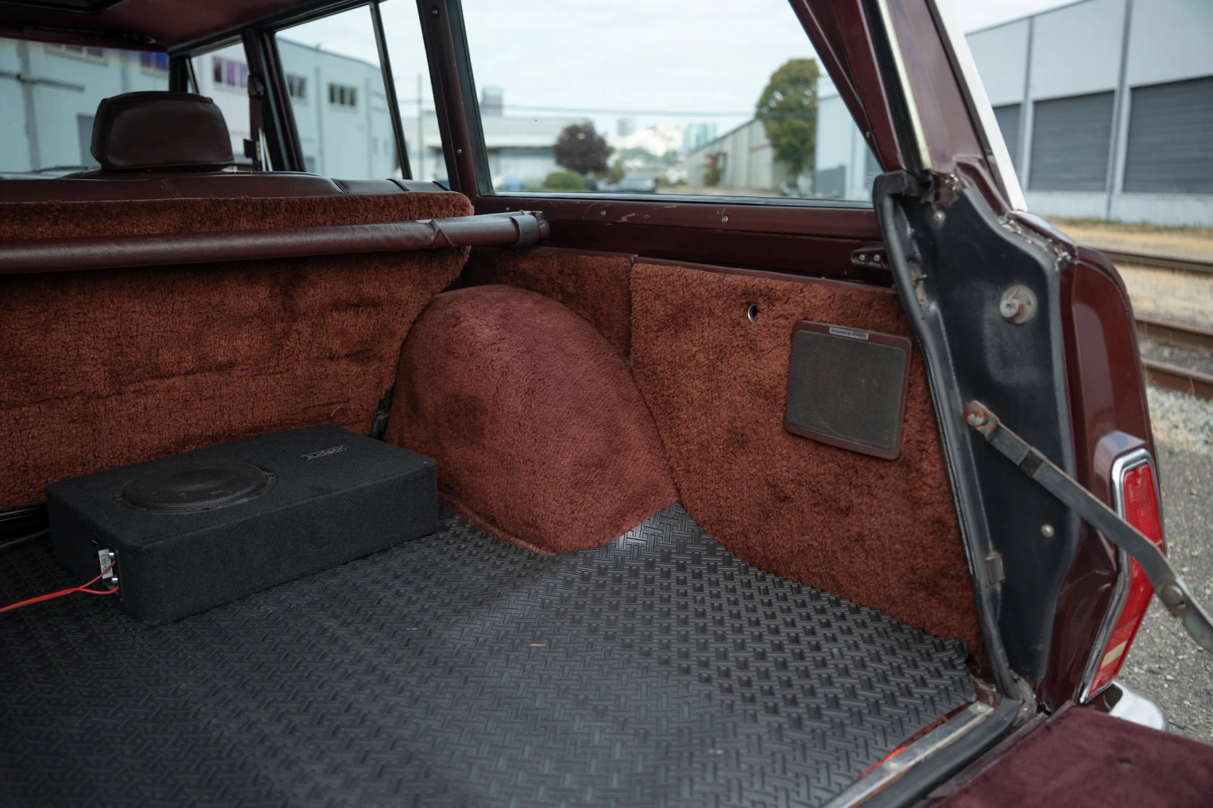 Used 1987 Jeep Grand Wagoneer AWD/4WD image 43