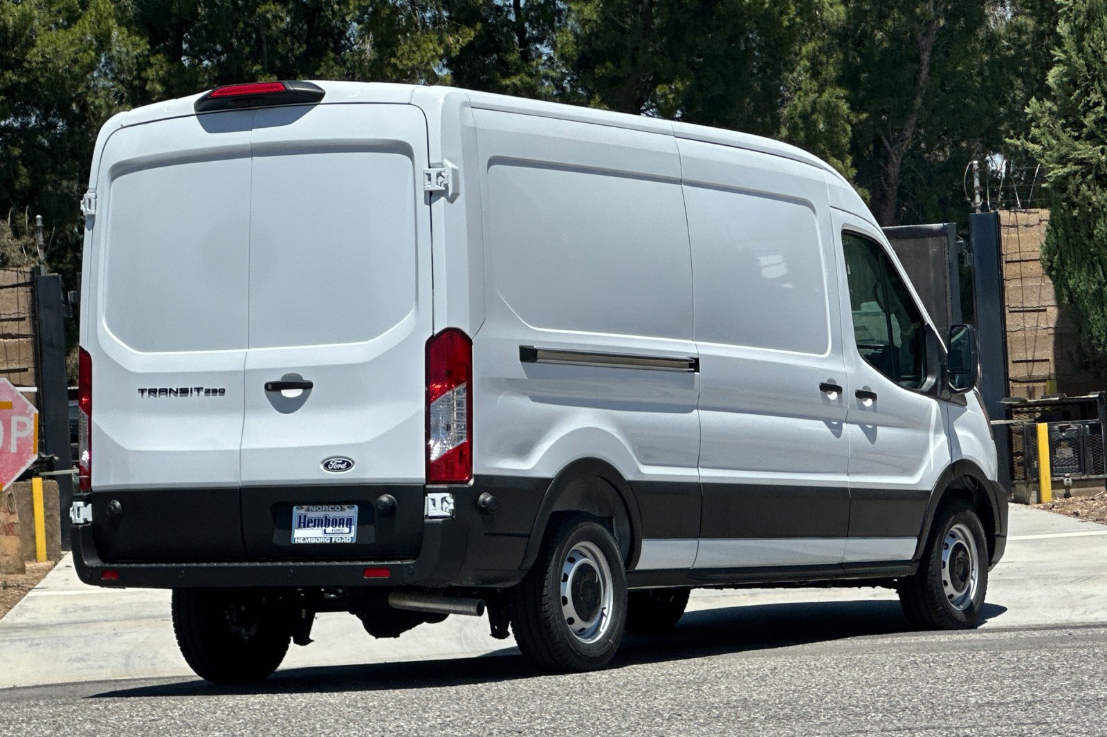 New 2026 Ford Transit 250 148 Medium Roof RWD image 4