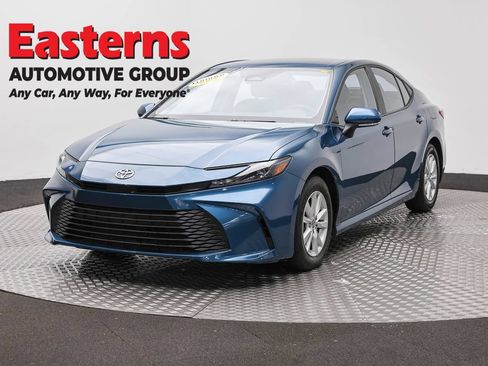 Used 2025 Toyota Camry LE FWD image 1