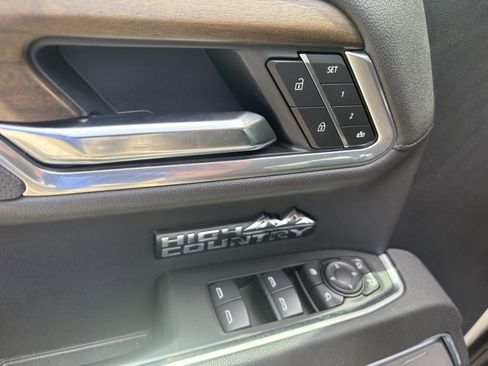 Used 2026 Chevrolet Silverado 1500 High Country AWD/4WD image 16