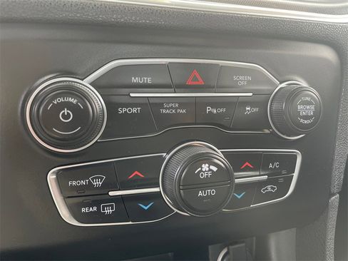 Used 2018 Dodge Charger GT image 11