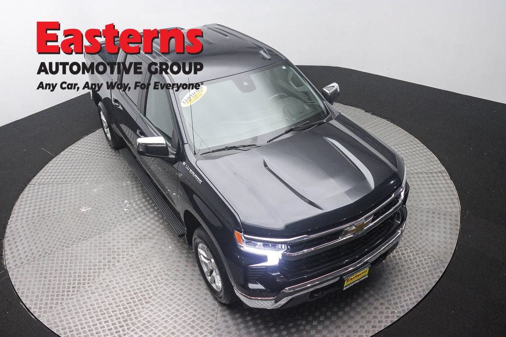 Used 2022 Chevrolet Silverado 1500 LT AWD/4WD image 4