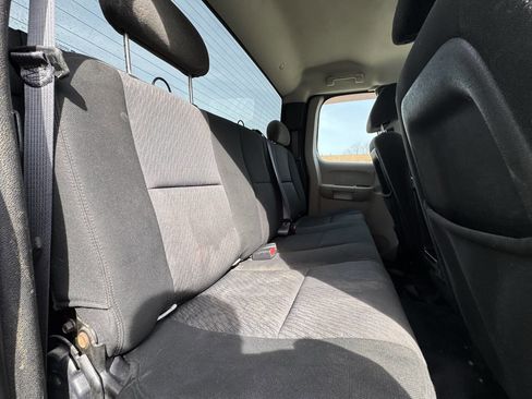 Used 2011 Chevrolet Silverado 2500 W/T w/ Snow Plow Prep Package image 27