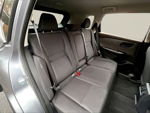 Used 2023 Nissan Rogue S image 19