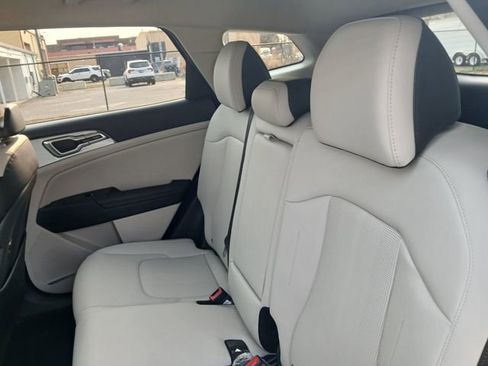 New 2026 Kia Sportage EX FWD image 40