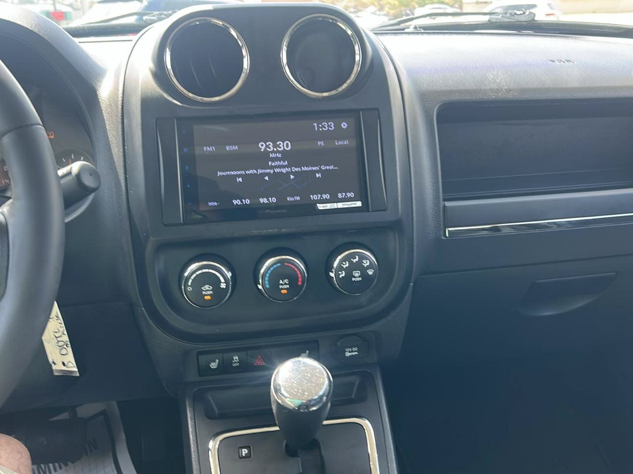 Used 2017 Jeep Patriot High Altitude FWD image 19