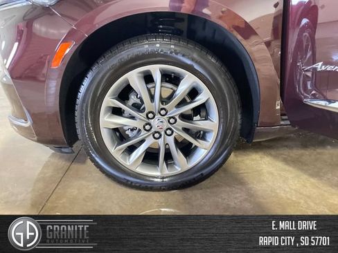 Used 2024 Buick Enclave Avenir w/ Avenir Technology Package AWD/4WD image 20
