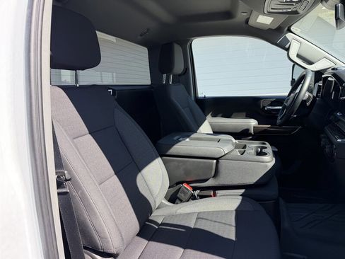 Used 2024 Chevrolet Silverado 2500 LT w/ Convenience Package image 28