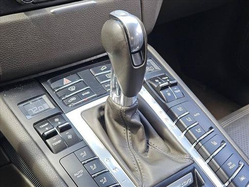 Used 2017 Porsche Macan AWD/4WD image 12