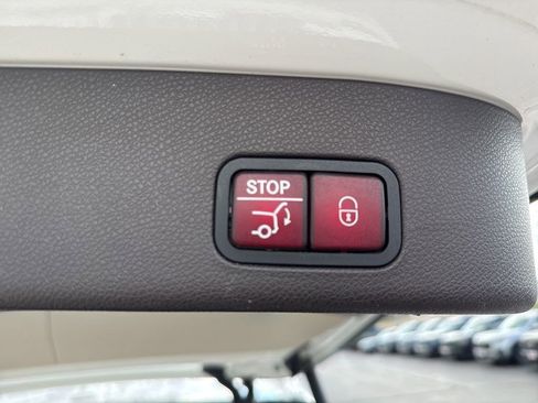 Used 2019 Mercedes-Benz GLS 450 4MATIC image 7