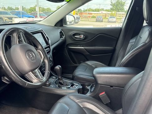 Used 2019 Jeep Cherokee Limited AWD/4WD image 8
