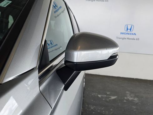 Used 2025 Honda CR-V LX image 26