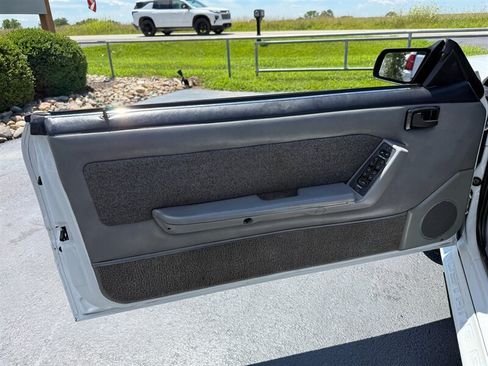 Used 1987 Ford Mustang GT RWD image 30