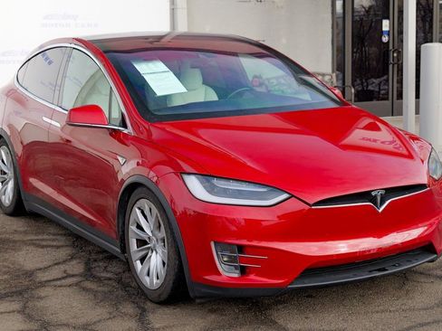 Used 2016 Tesla Model X 90D image 9