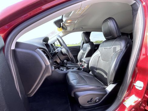 Used 2020 Jeep Cherokee Limited AWD/4WD image 10