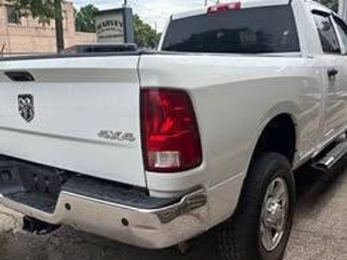 Used 2015 RAM 2500 Tradesman w/ Chrome Appearance Group AWD/4WD image 3