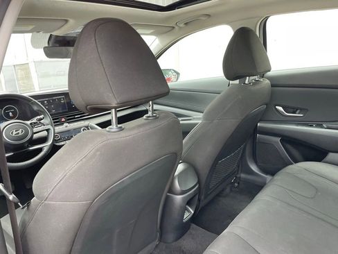 Used 2025 Hyundai Elantra SEL FWD image 27