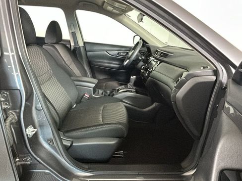 Used 2020 Nissan Rogue S FWD image 34