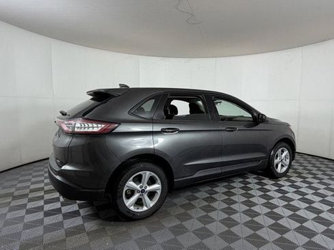 Used 2018 Ford Edge SE image 4