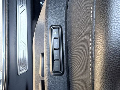 Used 2024 Volkswagen Atlas SEL Premium R-Line image 32