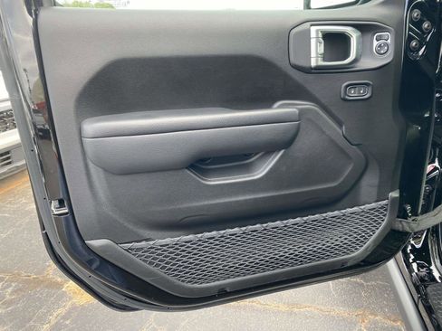 Certified 2024 Jeep Wrangler Sport S image 19