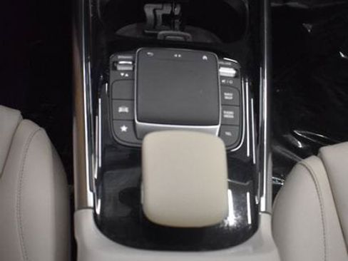 Used 2021 Mercedes-Benz GLA 250 4MATIC image 28