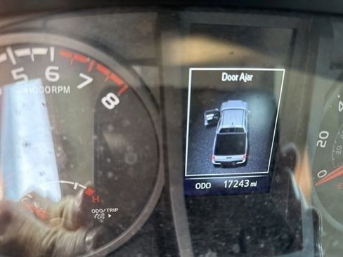 Used 2023 Toyota Tacoma SR image 9