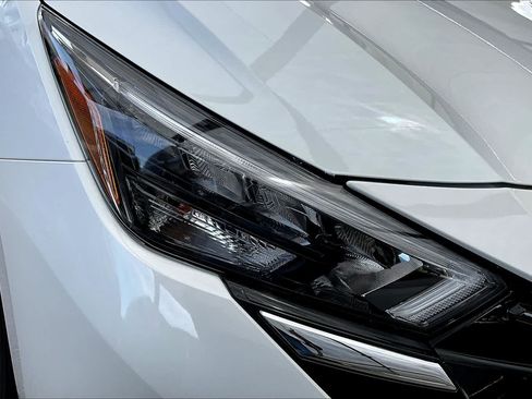 New 2025 Nissan Versa SV w/ Trunk Package FWD image 18