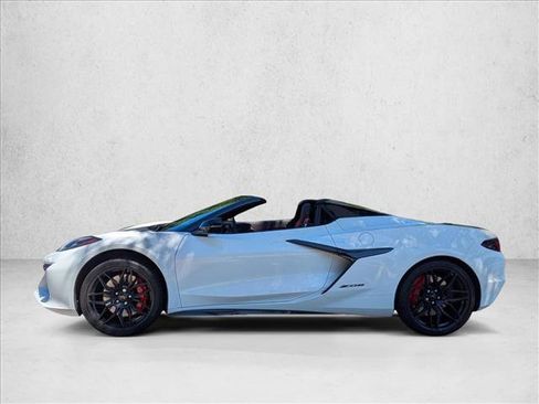 Used 2025 Chevrolet Corvette Z06 RWD image 9
