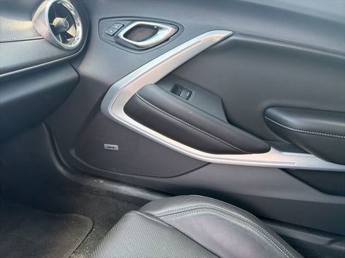Used 2017 Chevrolet Camaro LT RWD image 11
