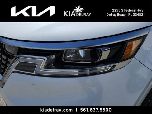 Used 2023 Kia Carnival SX Prestige FWD image 5