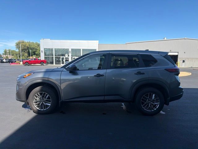 Used 2026 Nissan Rogue S FWD image 4