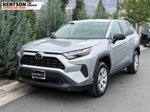 Used 2025 Toyota RAV4 LE AWD/4WD image 3