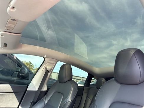 Used 2021 Tesla Model Y 2WD image 9