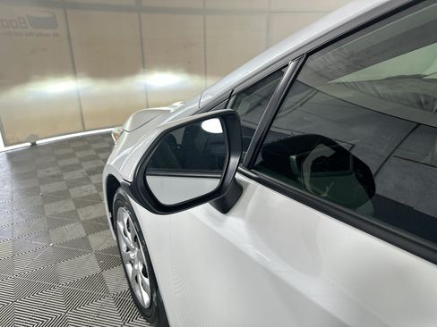 Used 2025 Toyota Corolla LE FWD image 10