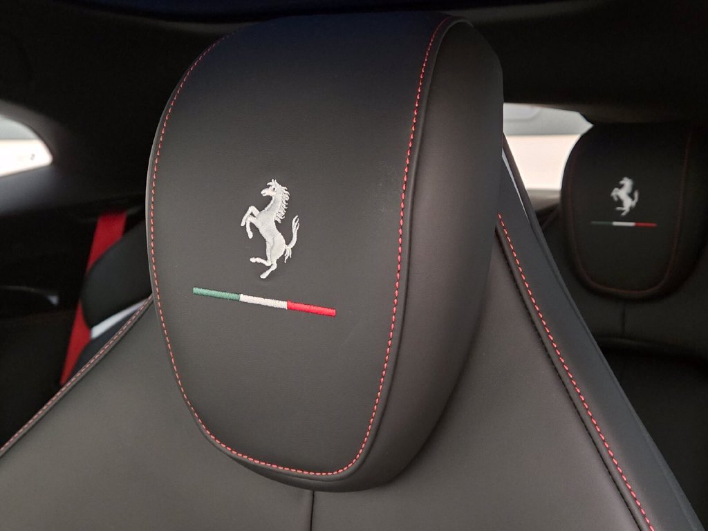 Used 2025 Ferrari Purosangue AWD/4WD image 32