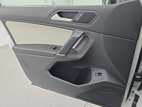 Used 2020 Volkswagen Tiguan SEL w/ 3rd Row Seat Package image 26