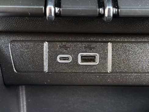 Used 2024 Chevrolet Colorado LT RWD image 24