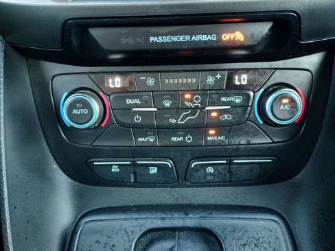 Used 2020 Ford Transit Connect XL image 35