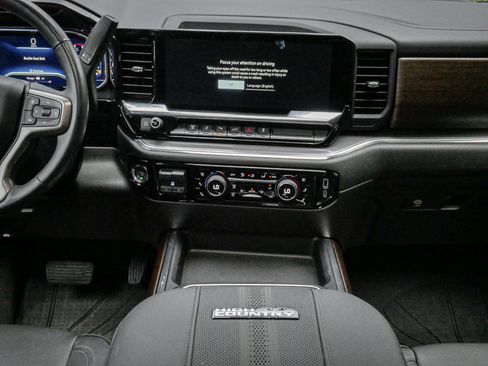 Used 2024 Chevrolet Silverado 2500 High Country w/ Technology Package AWD/4WD image 30