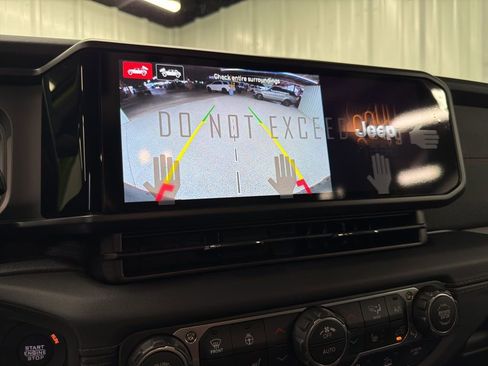 New 2025 Jeep Wrangler Unlimited Rubicon image 22